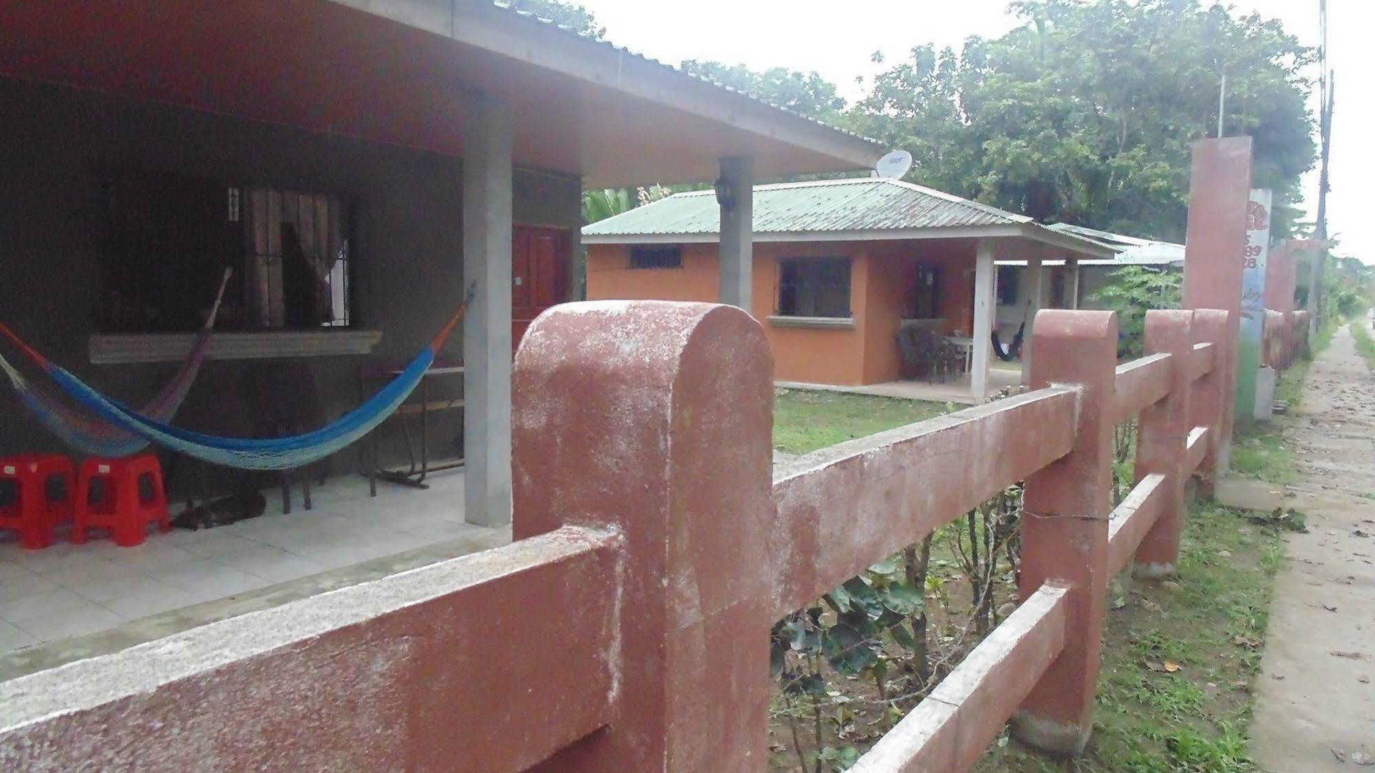 Cahuita Lodge Екстер'єр фото